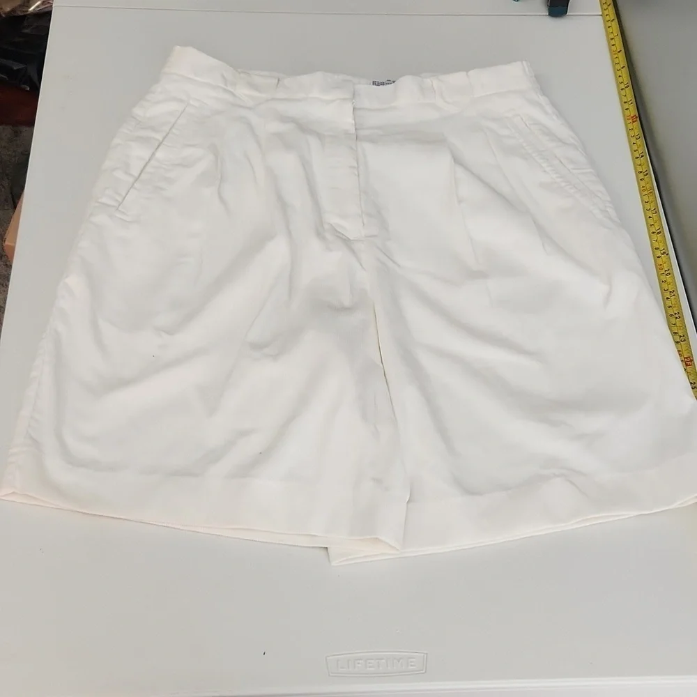 Izod Club shorts Size 16 womens Corduroy High waisted white
